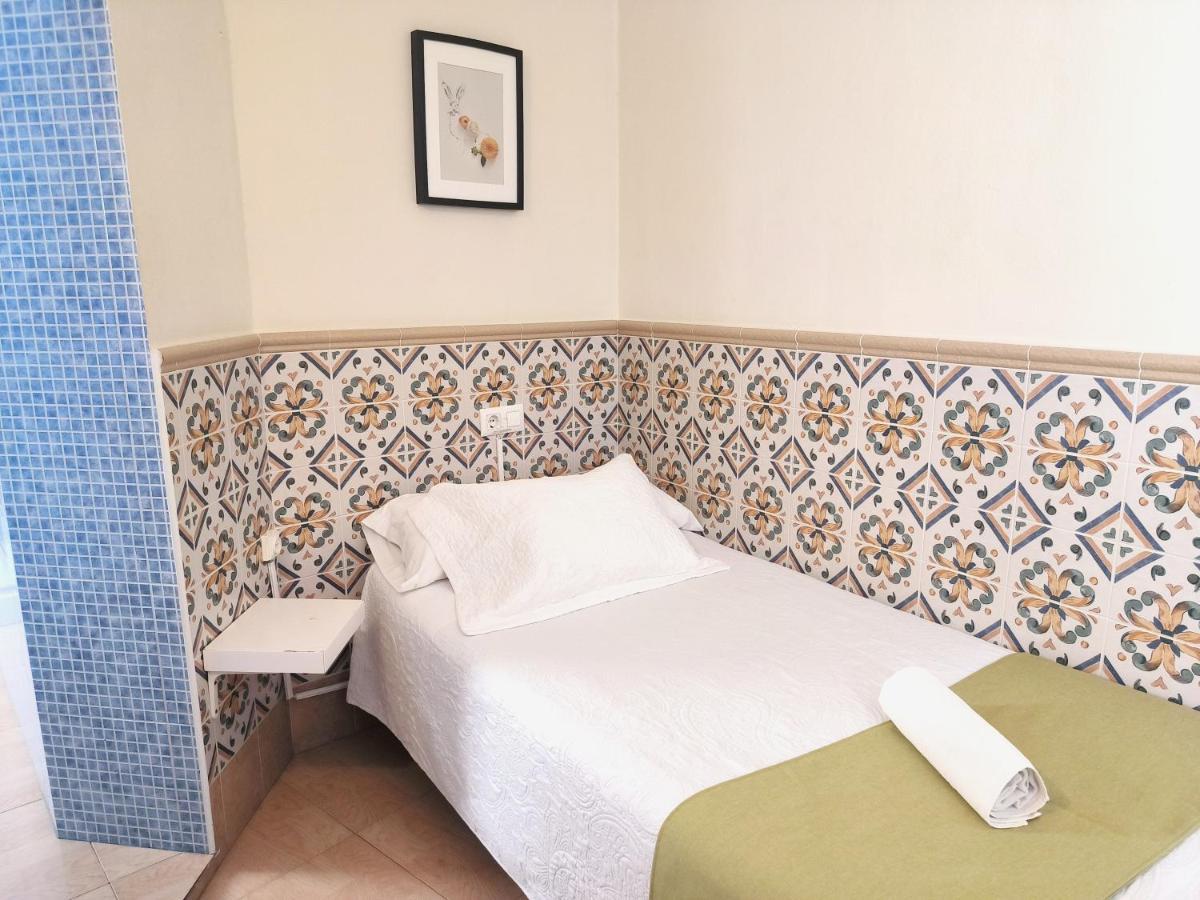 Quarto Individual com Casa de Banho Privativa