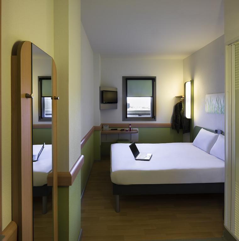 Quarto Duplo
