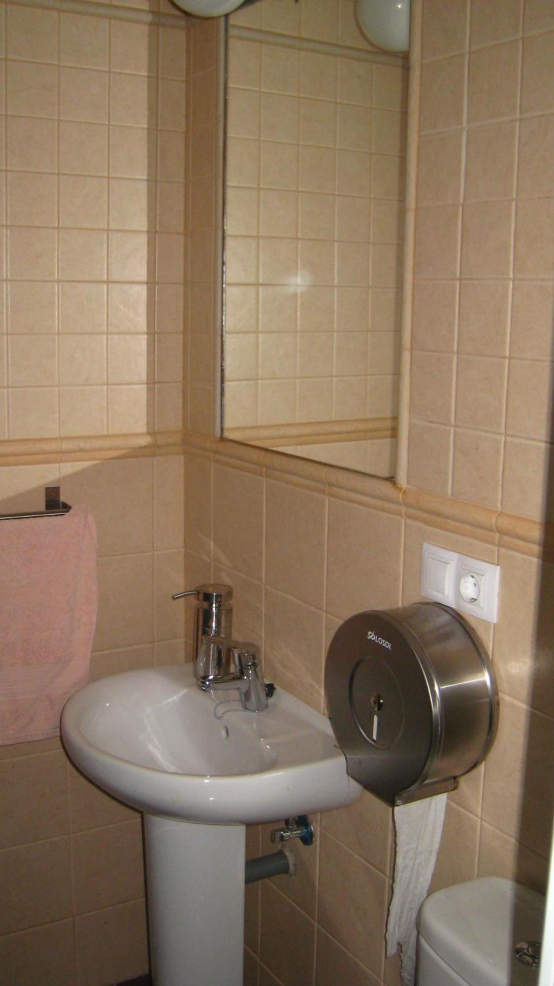 Quarto Duplo com Casa de Banho Privativa