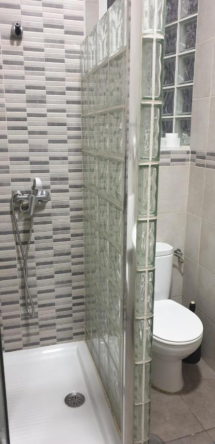 Quarto Twin com Casa de Banho Partilhada